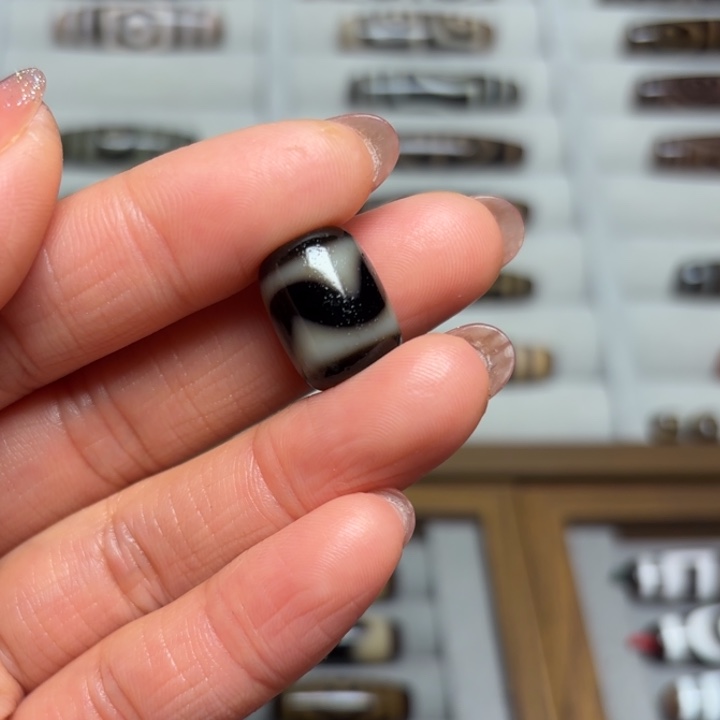 未镶嵌颈饰玛瑙/玉髓羡****猴