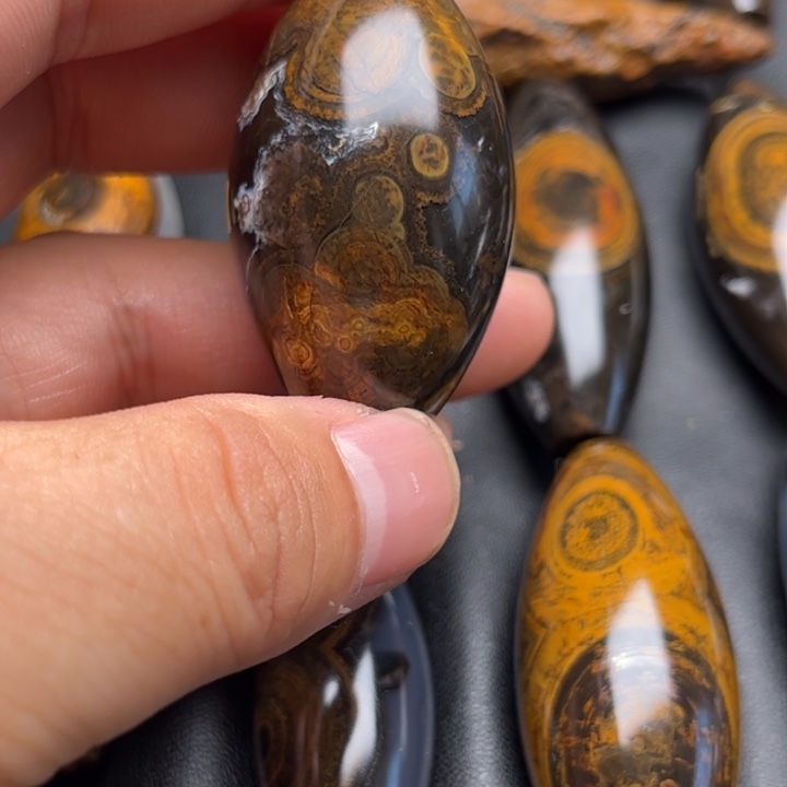 时***苒石英岩玉合金颈饰