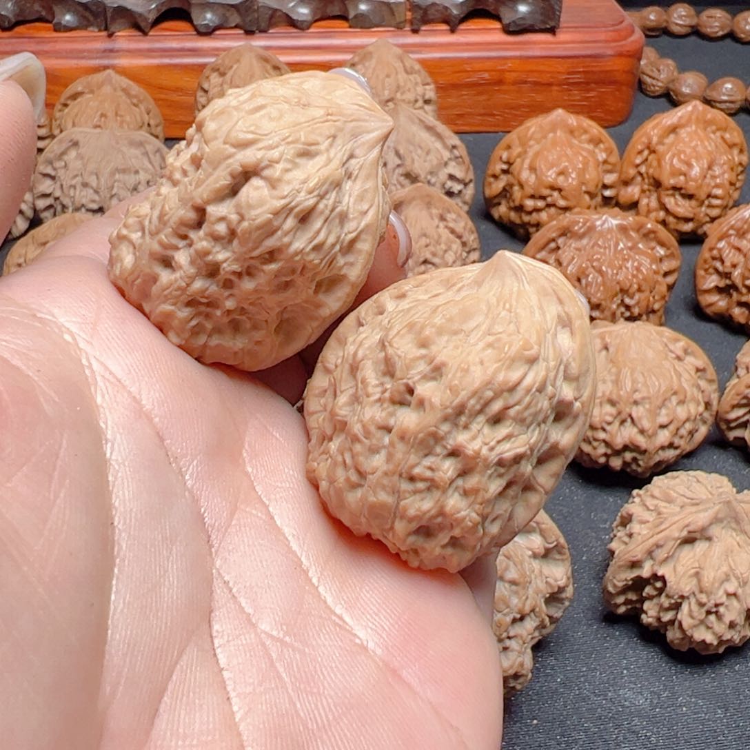 文玩核桃把件啄木鸟32