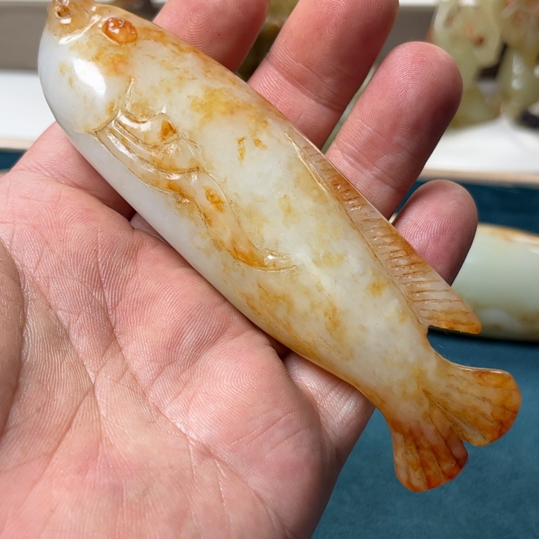 感****和田玉未镶嵌颈饰