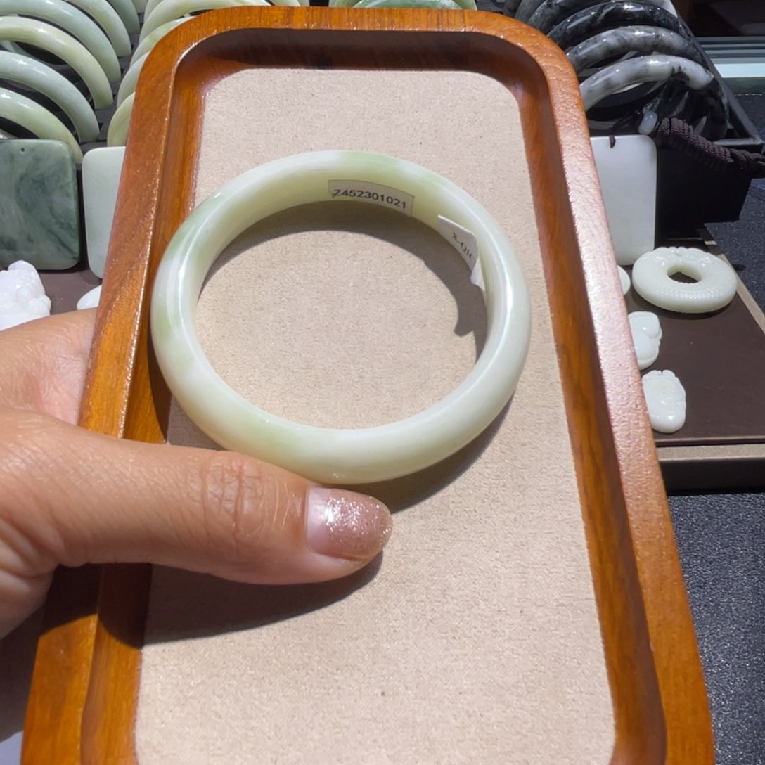 蓝田玉（蛇纹石化大理石玉）手镯未镶嵌市***～