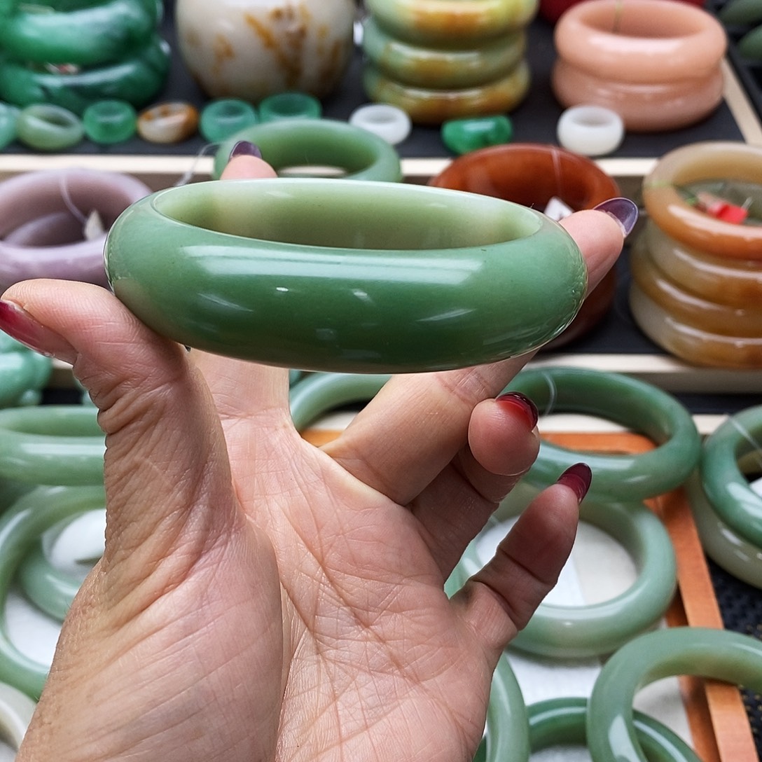 小***糖石英质玉未镶嵌手链