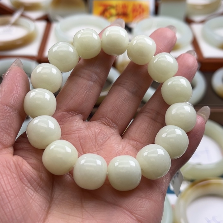 和田玉吊坠未镶嵌