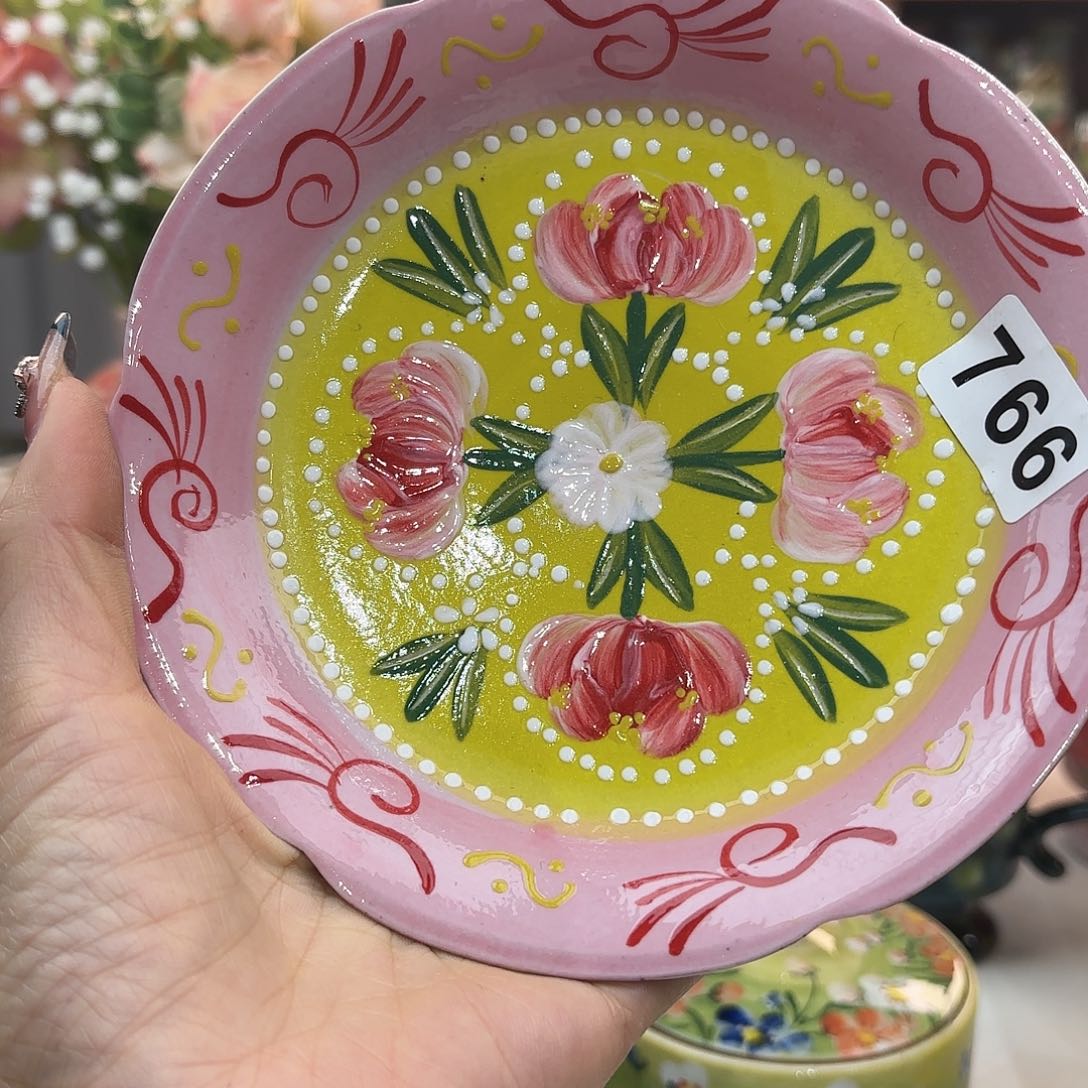 瓷片兔兔你真的好好吃