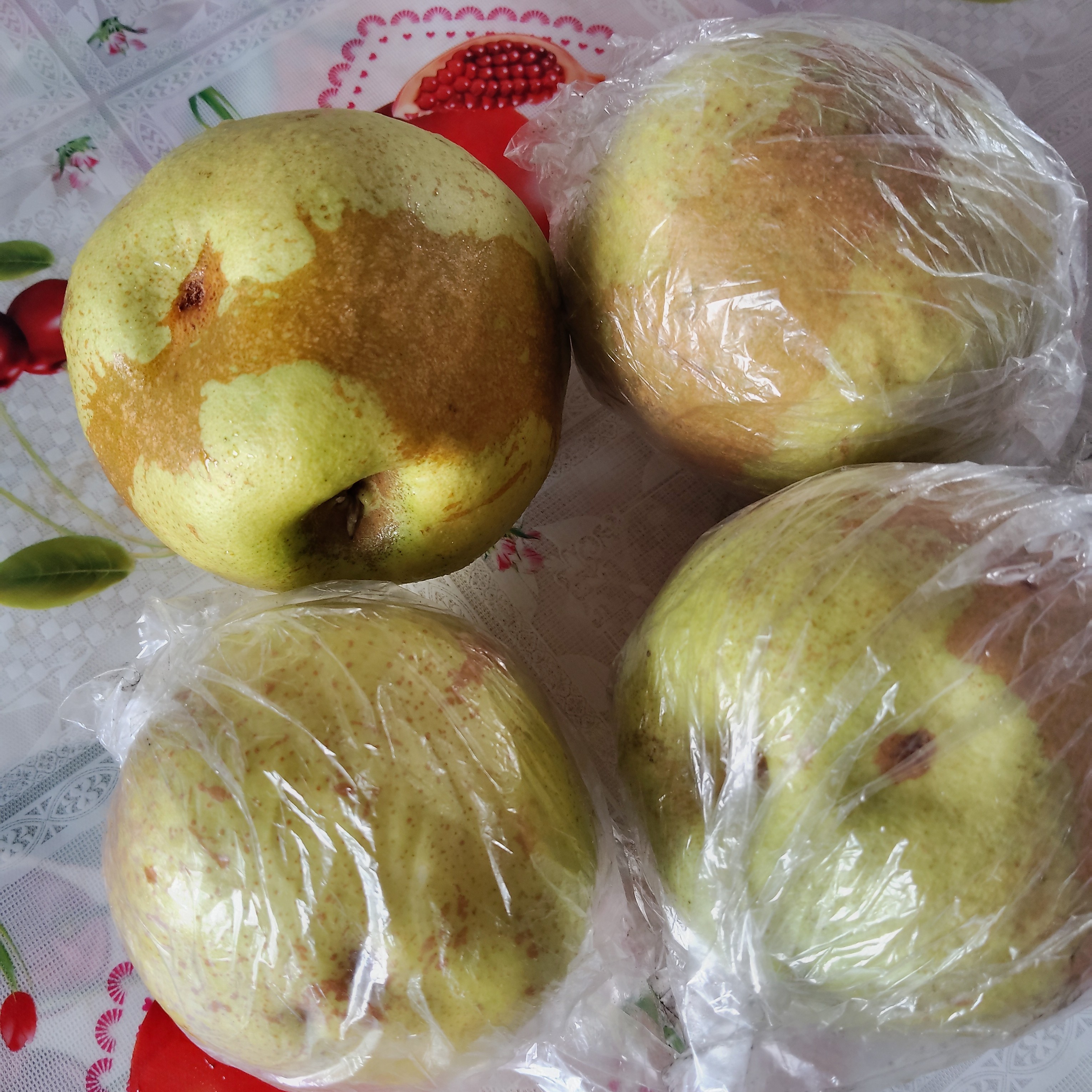 隰县玉露香梨应季水果脆甜多汁，瑕疵果介意勿拍9颗装（8.4--8.6斤）