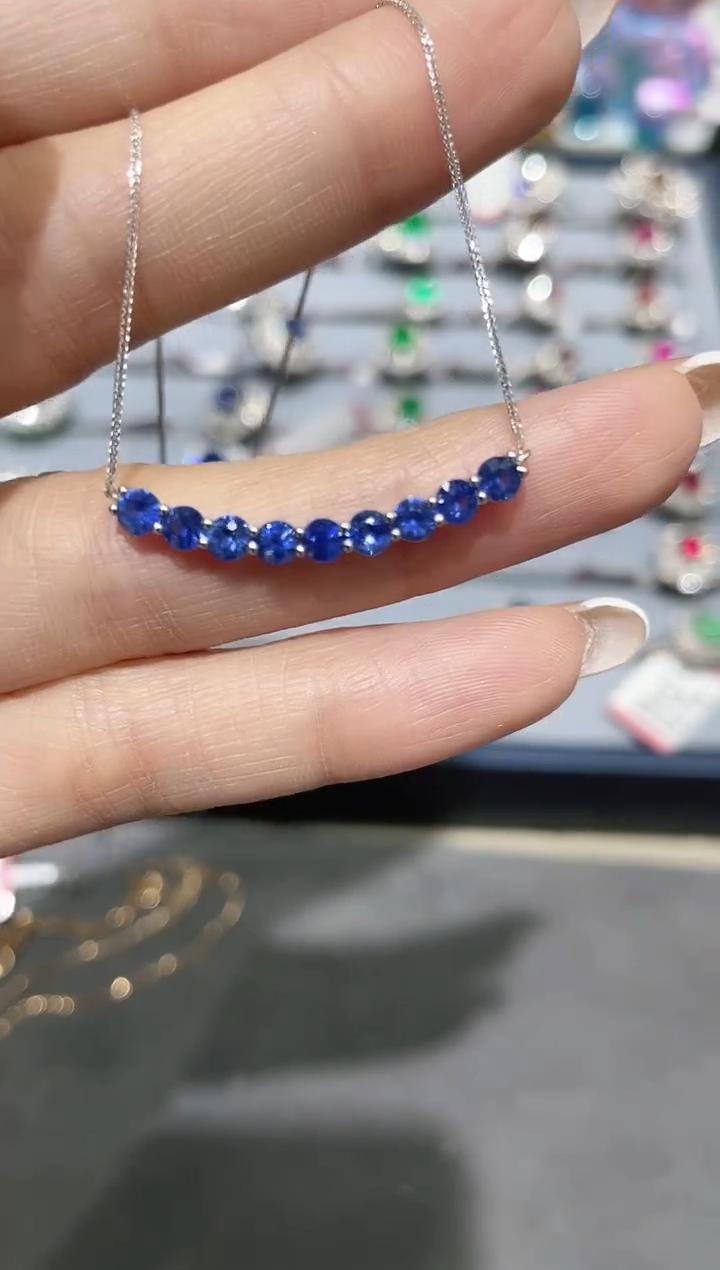 18K金镶嵌天然蓝宝石项链微笑款