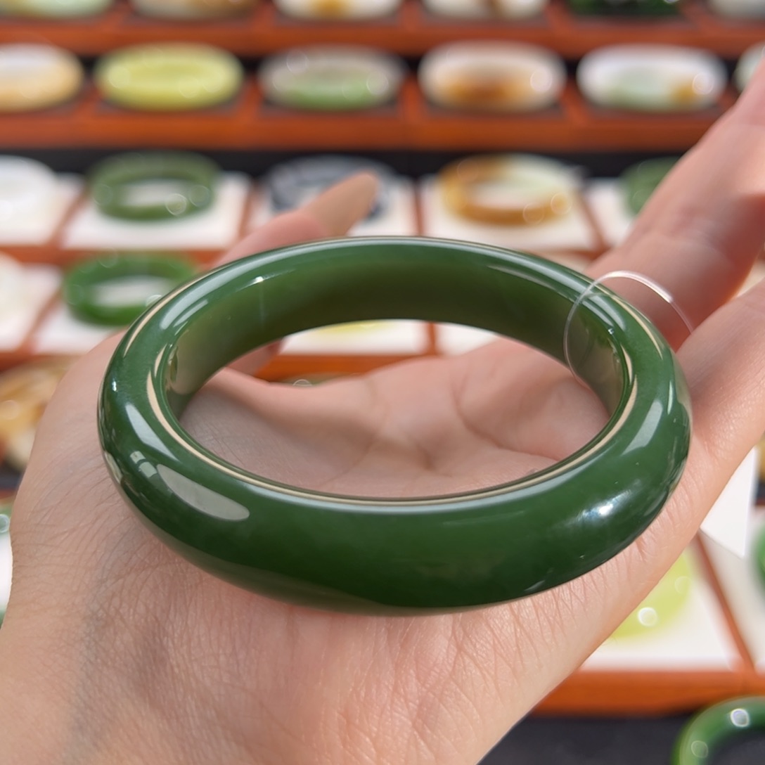 和田玉（碧玉）手镯未镶嵌