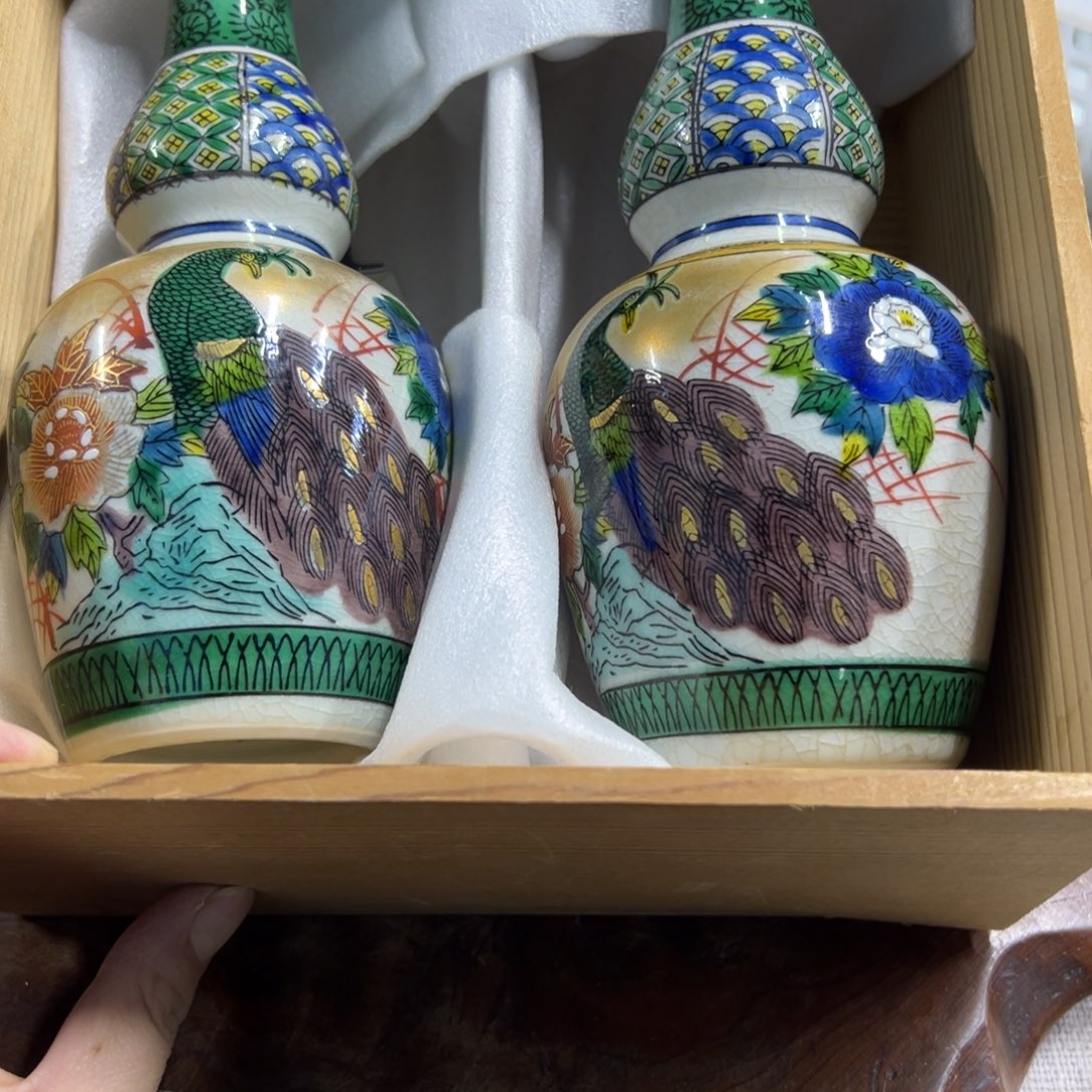 一只有点沁色陶瓷的