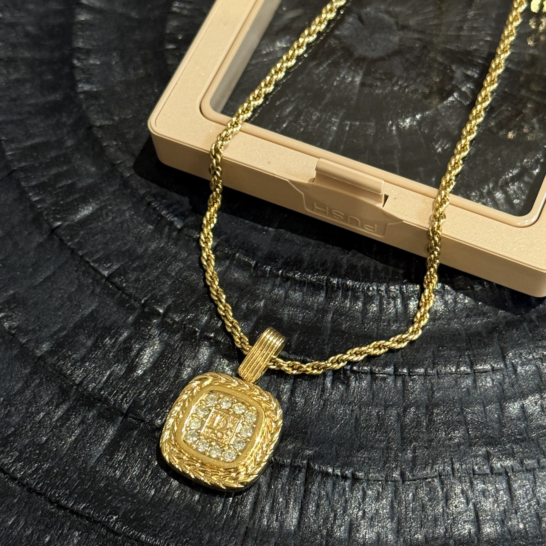 99新 DIOR/迪奥 方形复古金色麦穗项链 中古