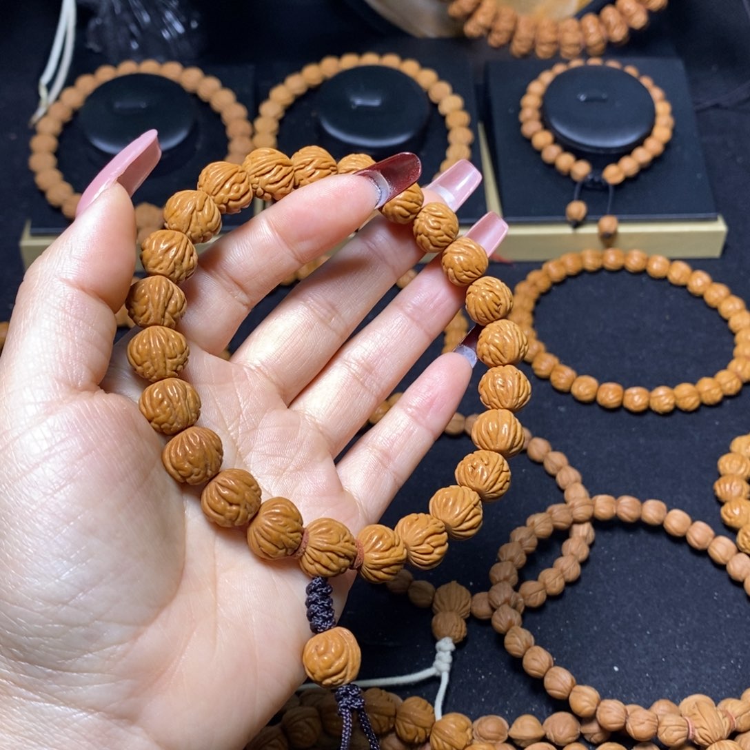 未***来吊坠桃核秦岭文玩