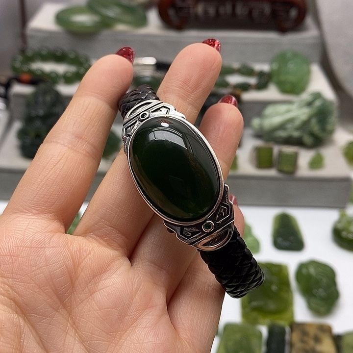 蛇纹石玉手牌未镶嵌L****t