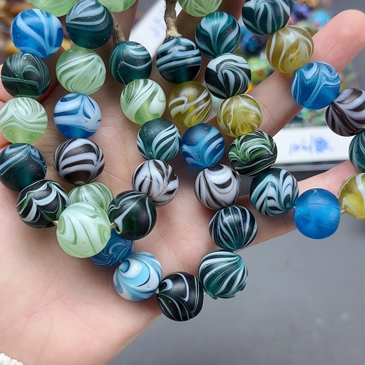 琉璃颈饰琉璃琉璃凤尾珠