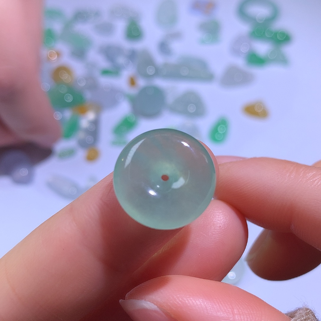 翡翠颈饰未镶嵌扣