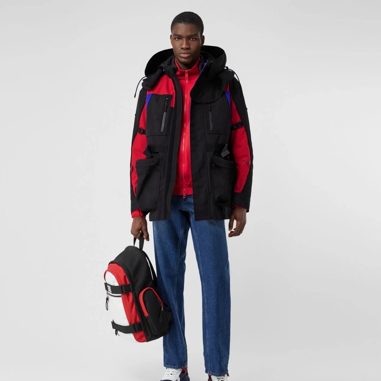 99新 BURBERRY/博柏利 黑红拼色三合一冲锋衣夹克外套  S码