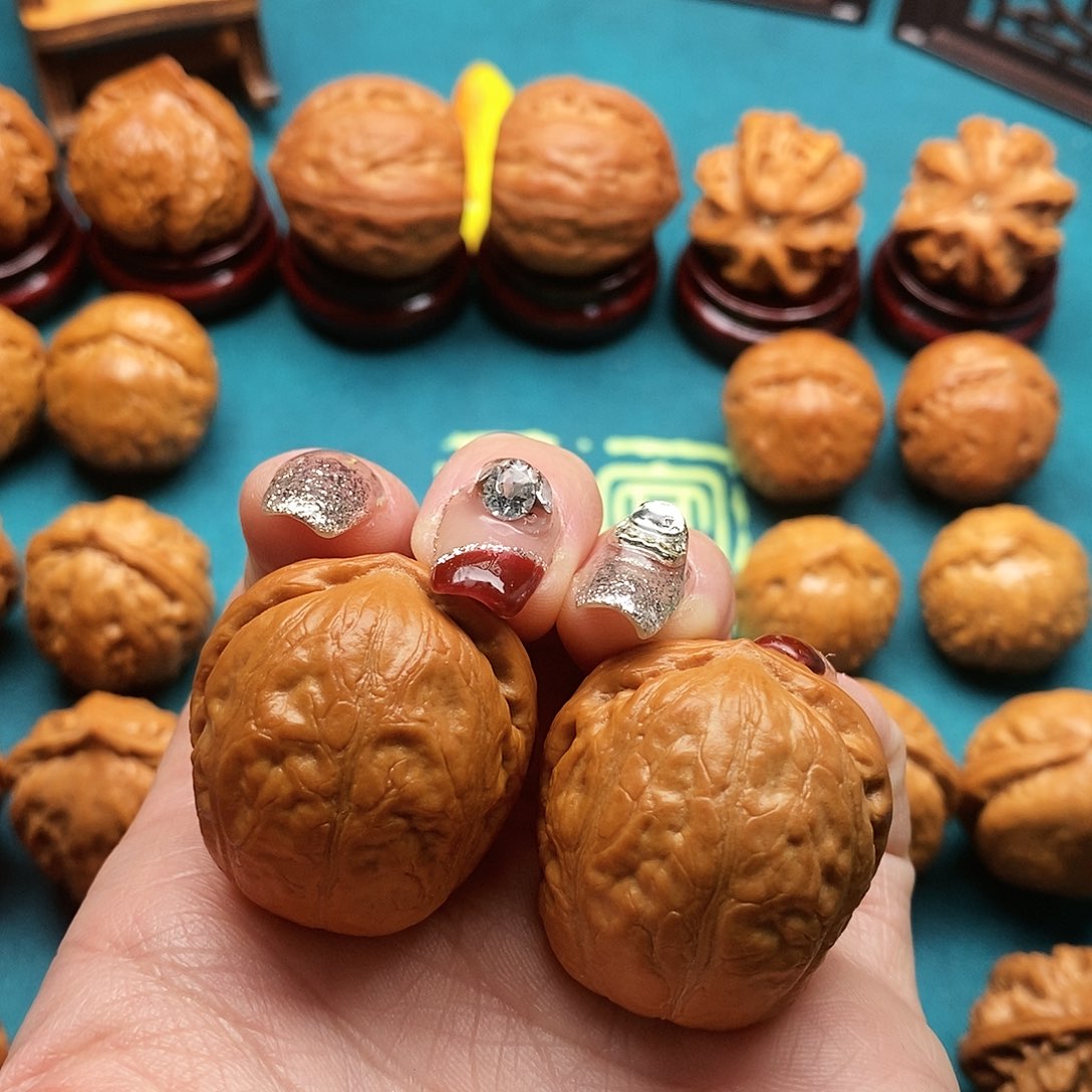 文玩核桃把件水晶佛肚