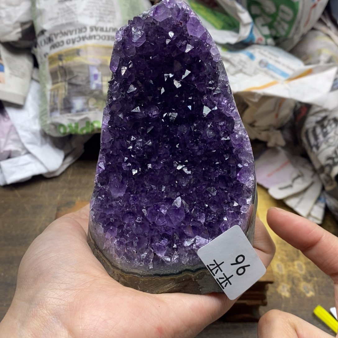 紫晶乌拉圭未镶嵌