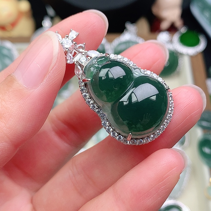 颈饰银S925镶嵌翡翠海****子吊坠