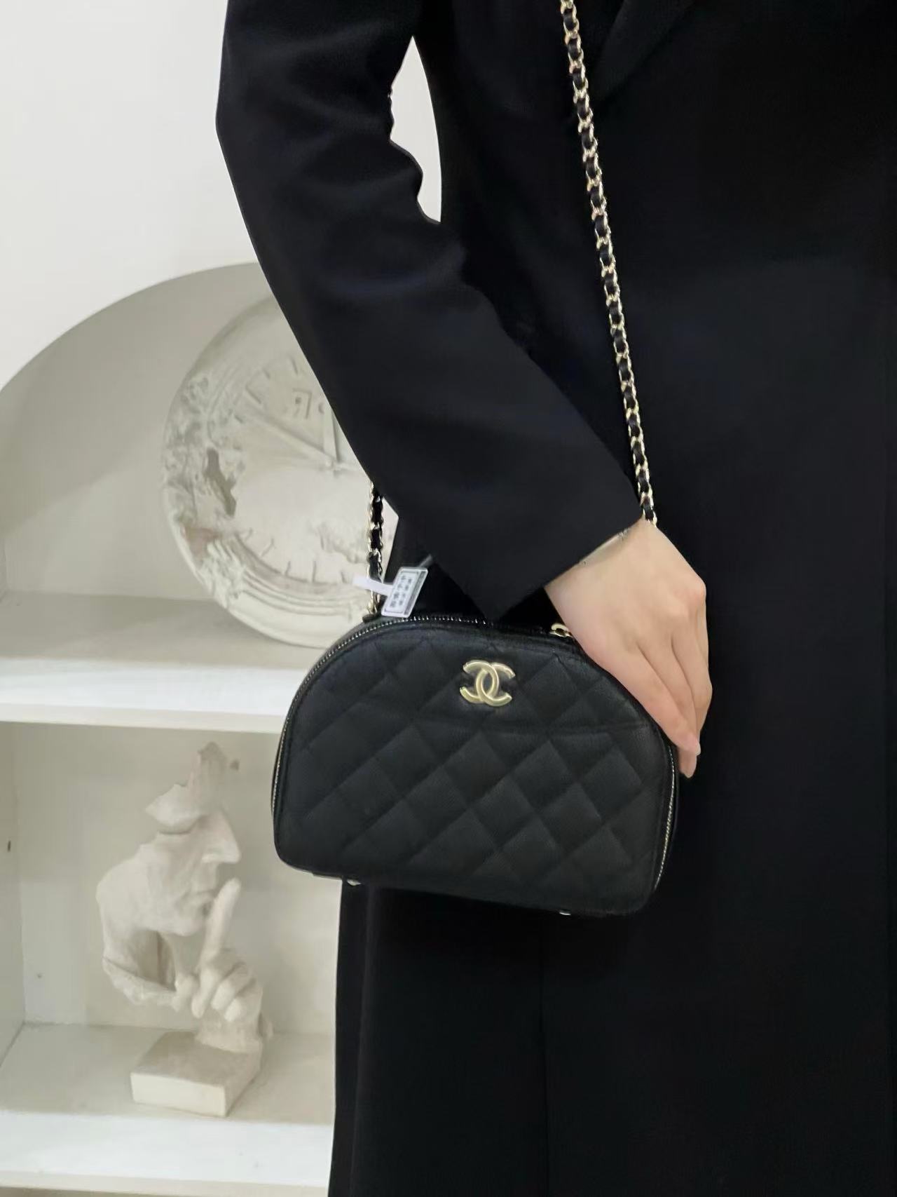 99新 Chanel/香奈儿 25c保龄球黑金荔枝牛斜挎包/甄选