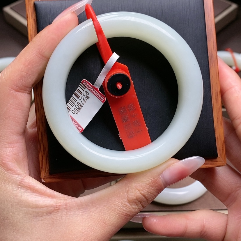 【闪购商品】和田玉手镯未镶嵌