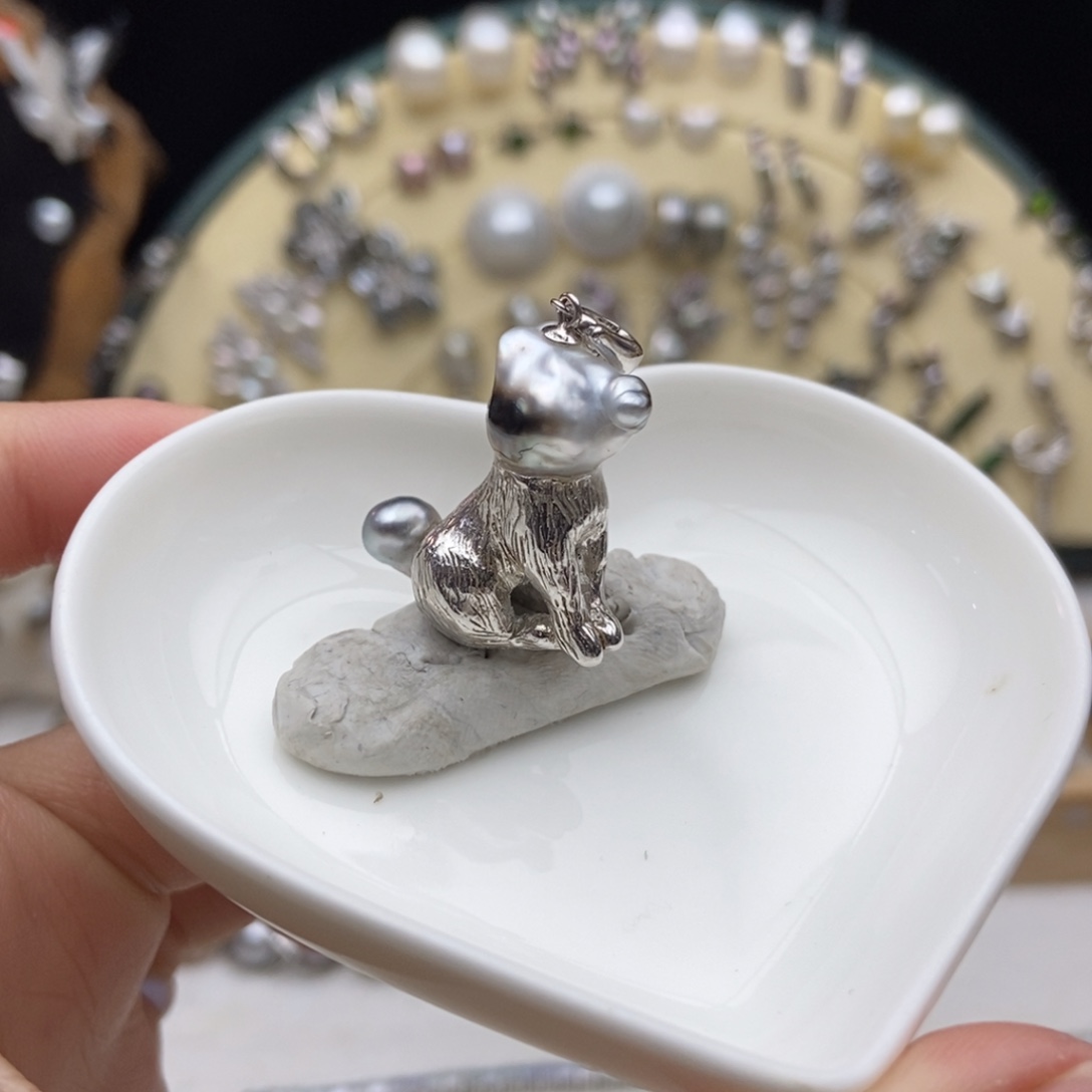 画框海水珍珠银S925镶嵌大溪地keshi狗狗吊坠