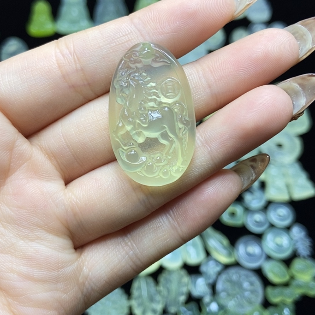 蛇纹石玉未镶嵌颈饰