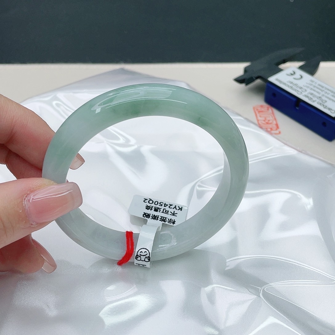 翡翠手镯未镶嵌正58.6