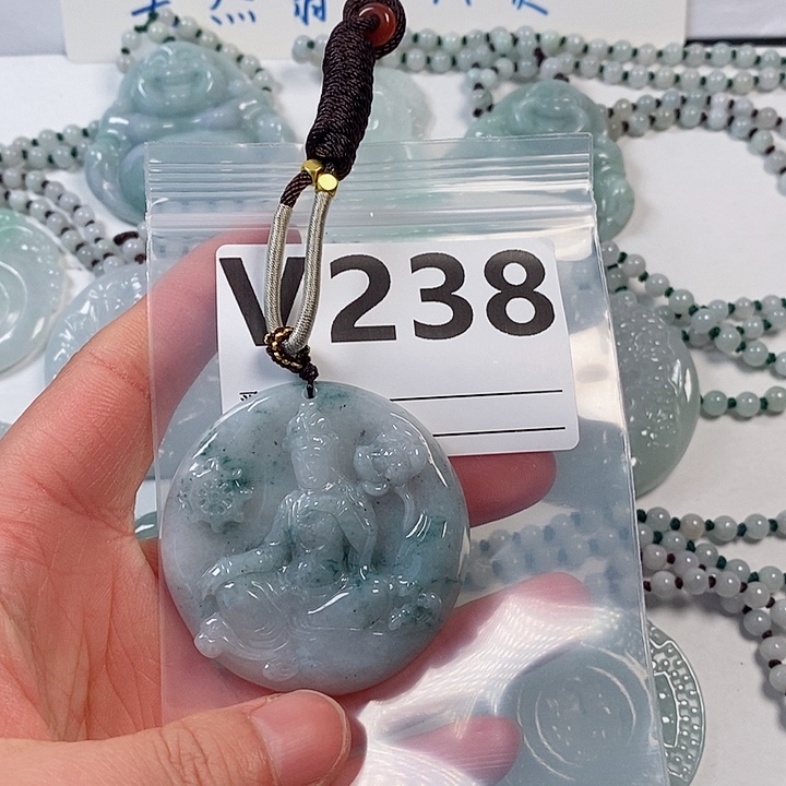 翡翠颈饰未镶嵌天然