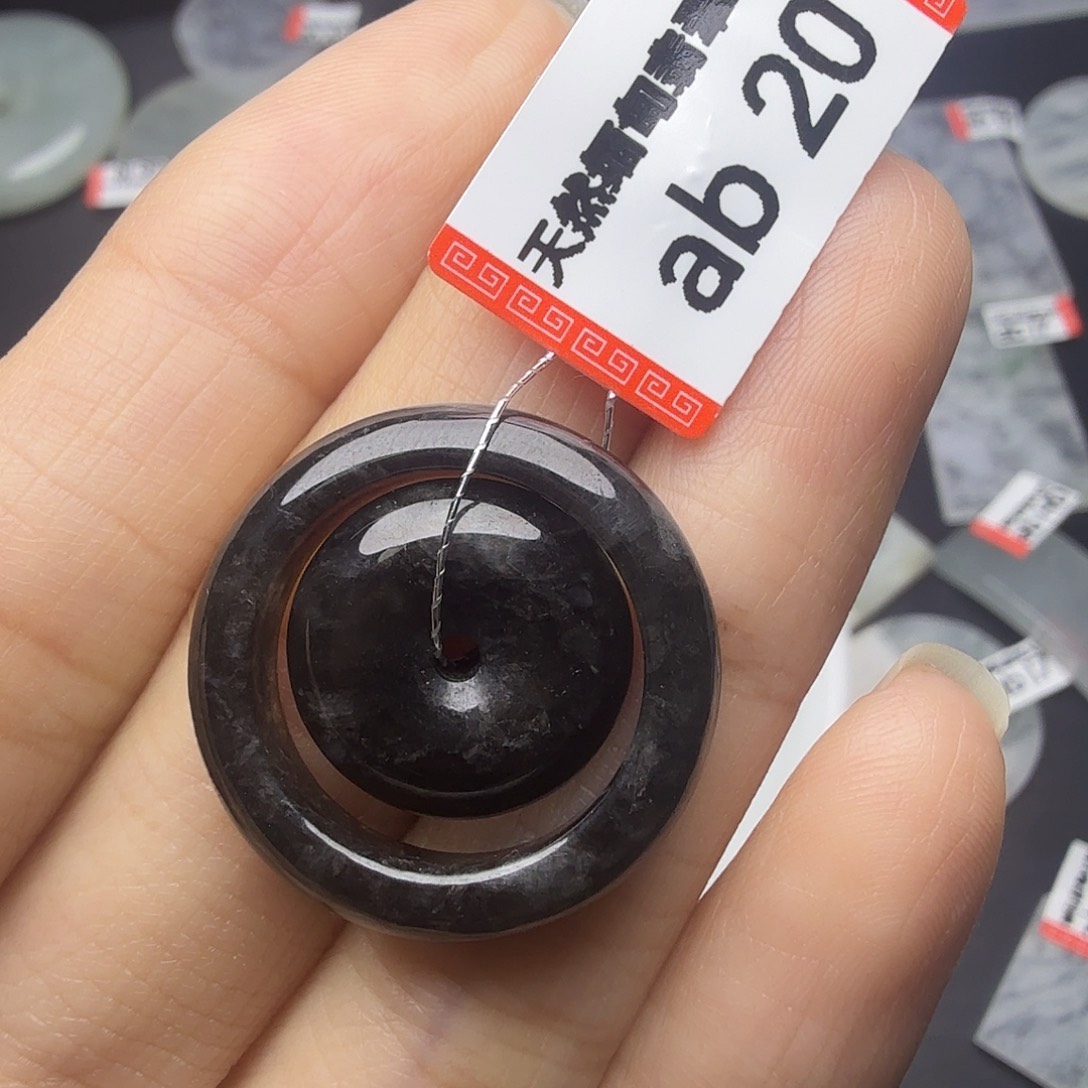 翡翠未镶嵌颈饰天然缅甸翡翠A货