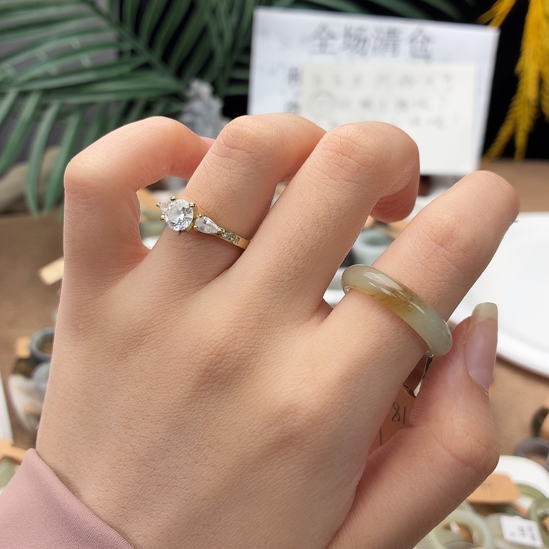 和田玉（糖玉）戒指未镶嵌x31一口糖18.4不退换