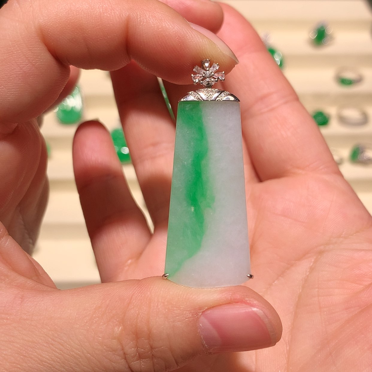 【闪购商品】翡翠颈饰18K金镶嵌缅甸A货