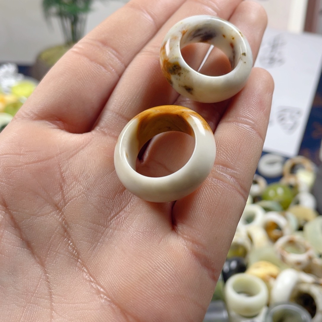 未镶嵌蛇纹石玉戒指115      