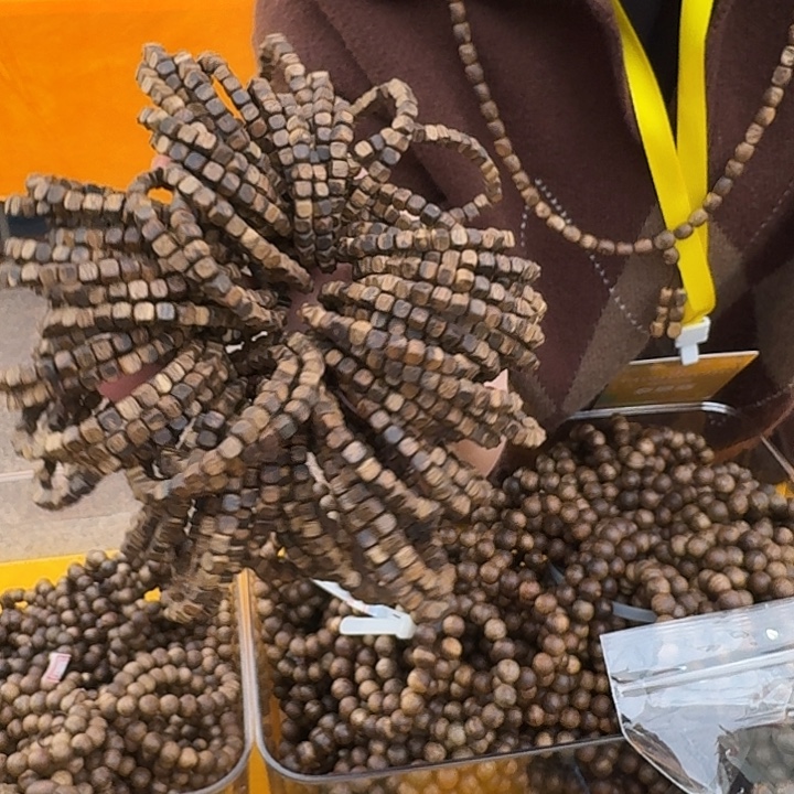 沉香手串方珠09三克 单圈多样性发货