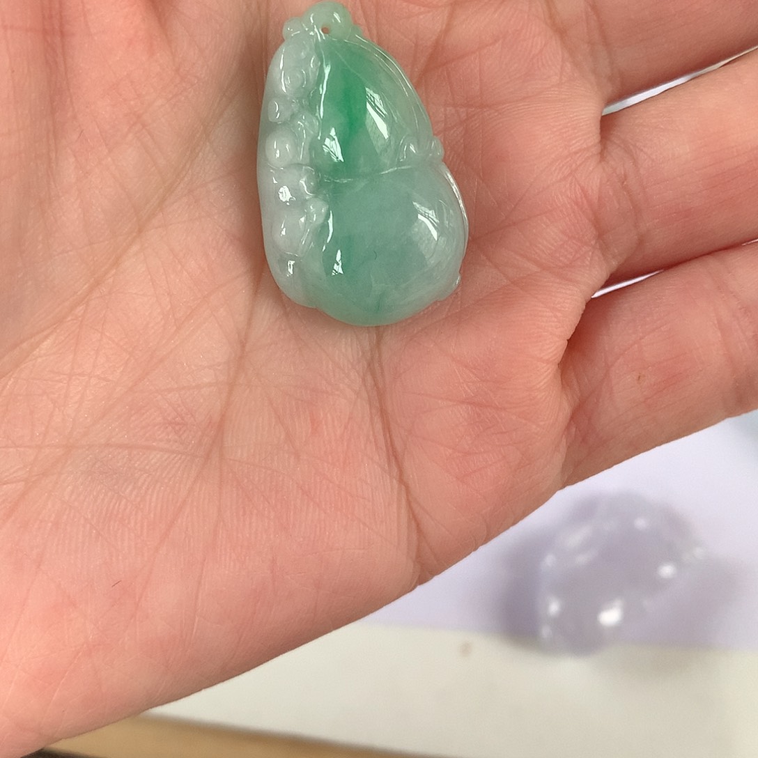 翡翠颈饰未镶嵌多**后葫芦