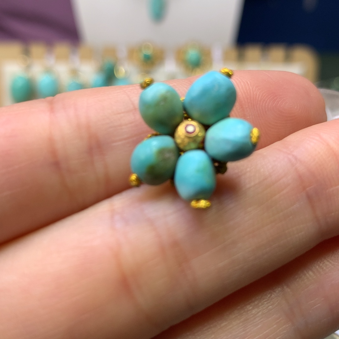 绿松石吊坠18K金镶嵌