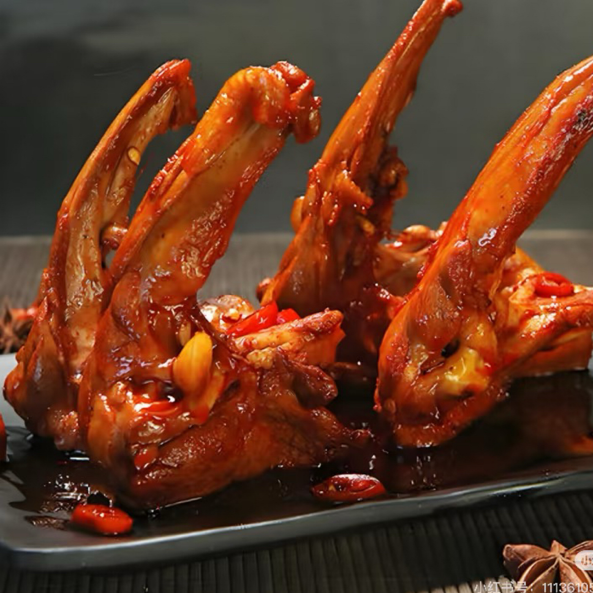 【甜辣黑鸭锁骨3个】甜辣微麻个大饱满好吃现场加工顺丰送货上门现捞现卖黑鸭锁骨3个9.9元