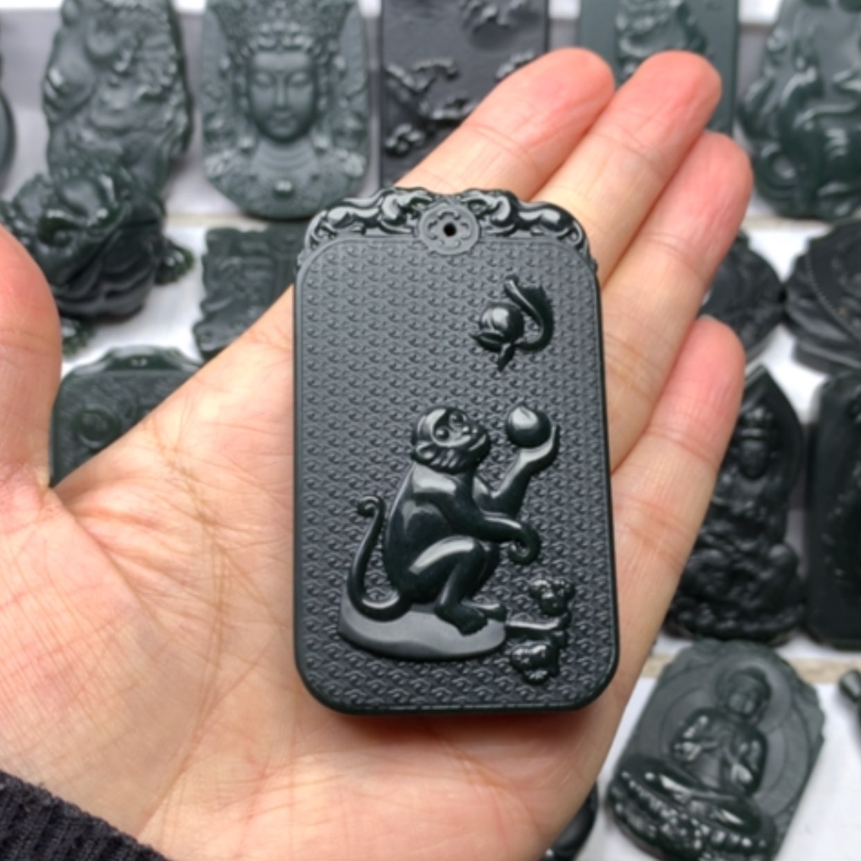 【闪购商品】颈饰未镶嵌和田玉双面雕刻