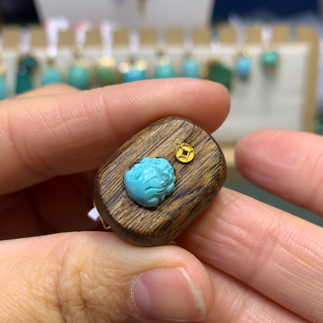 绿松石配饰未镶嵌