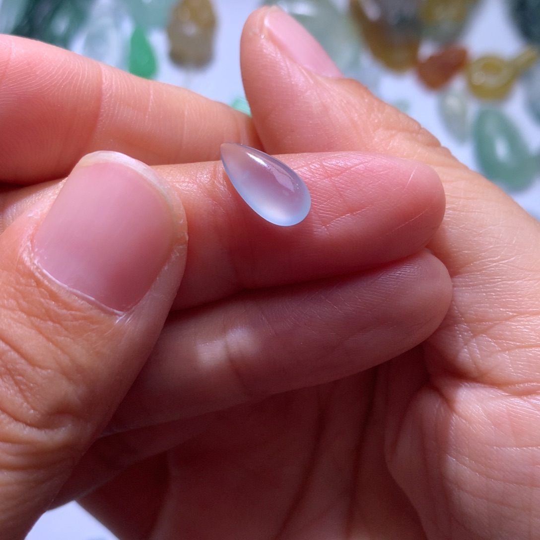 定制翡翠未镶嵌紫色水滴