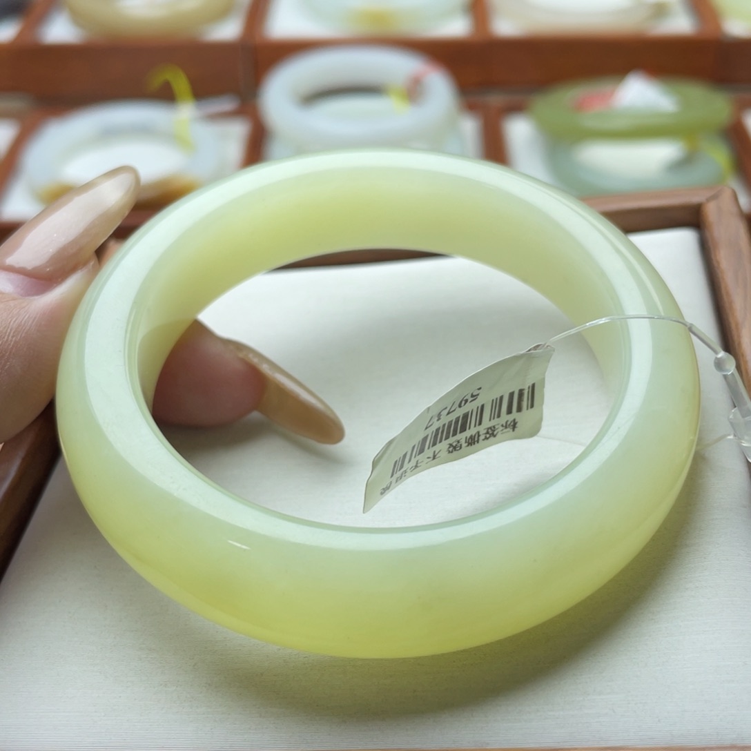 【闪购商品】和田玉手镯未镶嵌5354