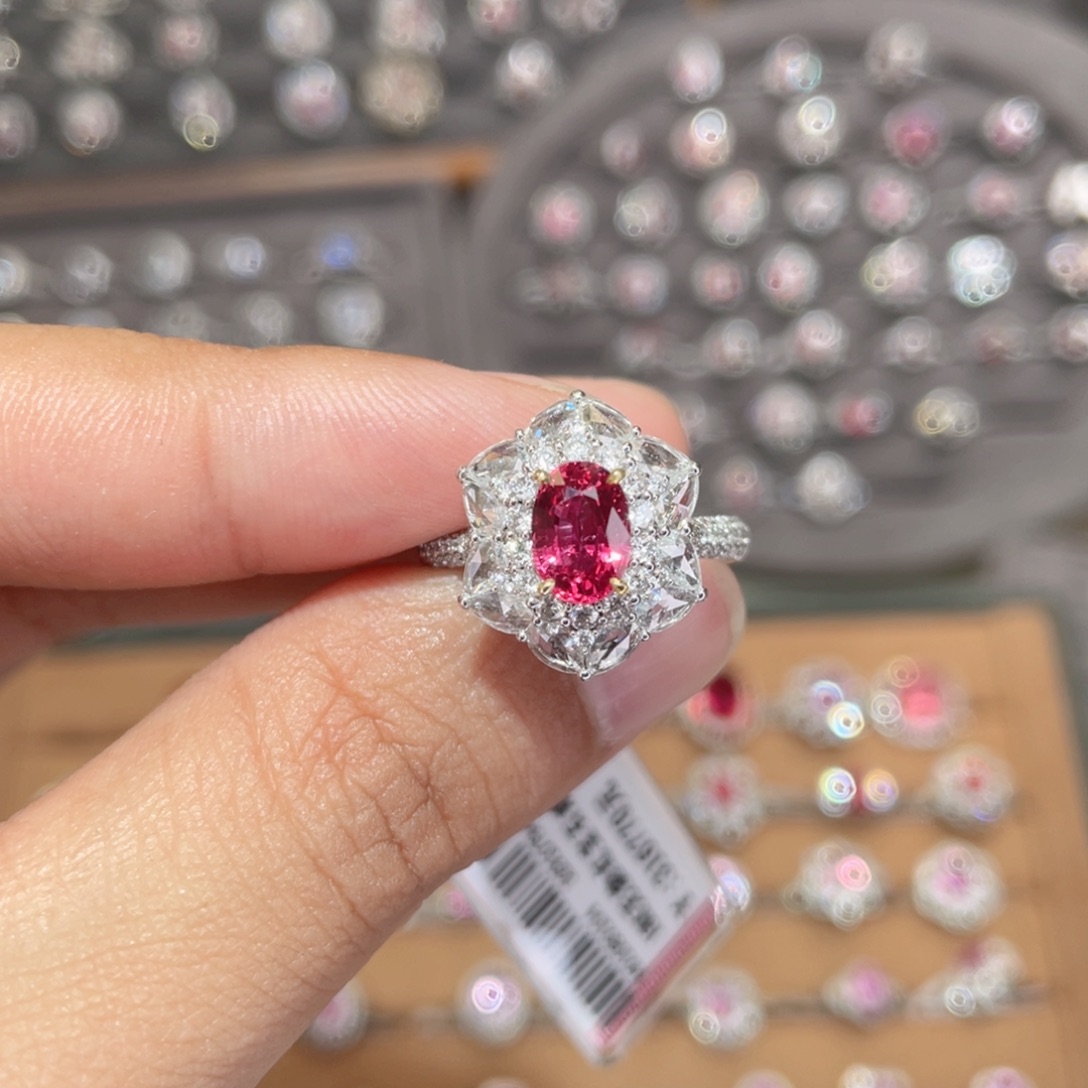 红宝石戒指18K金镶嵌1.45ct 