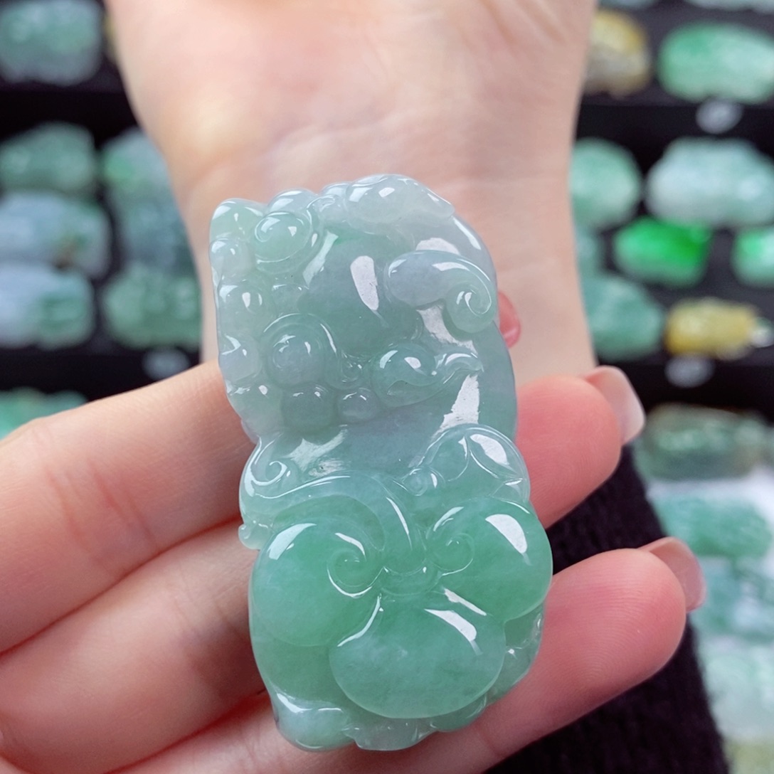 翡翠颈饰未镶嵌天然