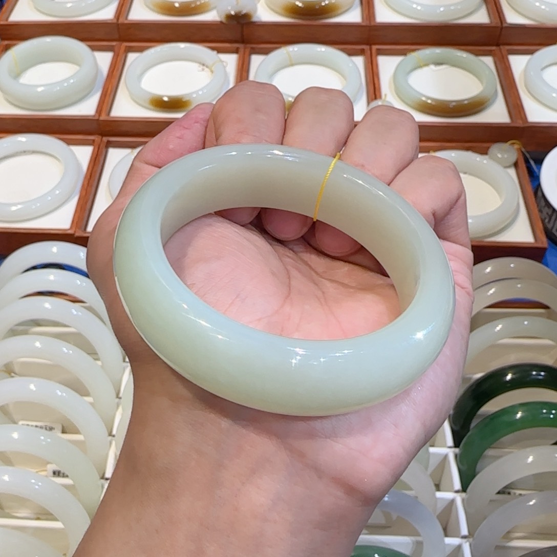 和田玉手镯未镶嵌且末暖青黄轮胎57 58 59