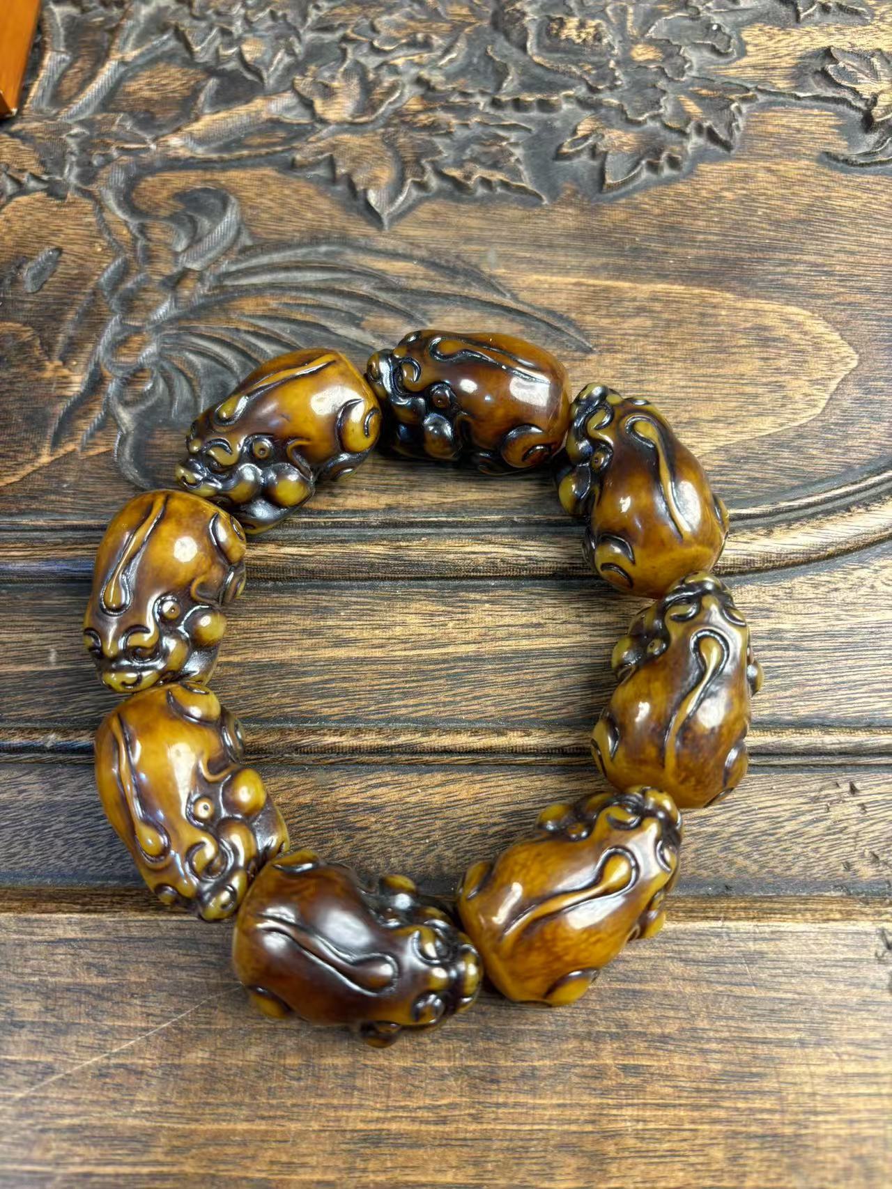 蜜蜡老蜜蜡貔貅手持一个{小七甄选}