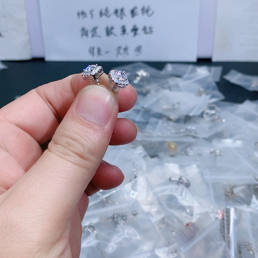 合成碳硅石925银方包耳钉