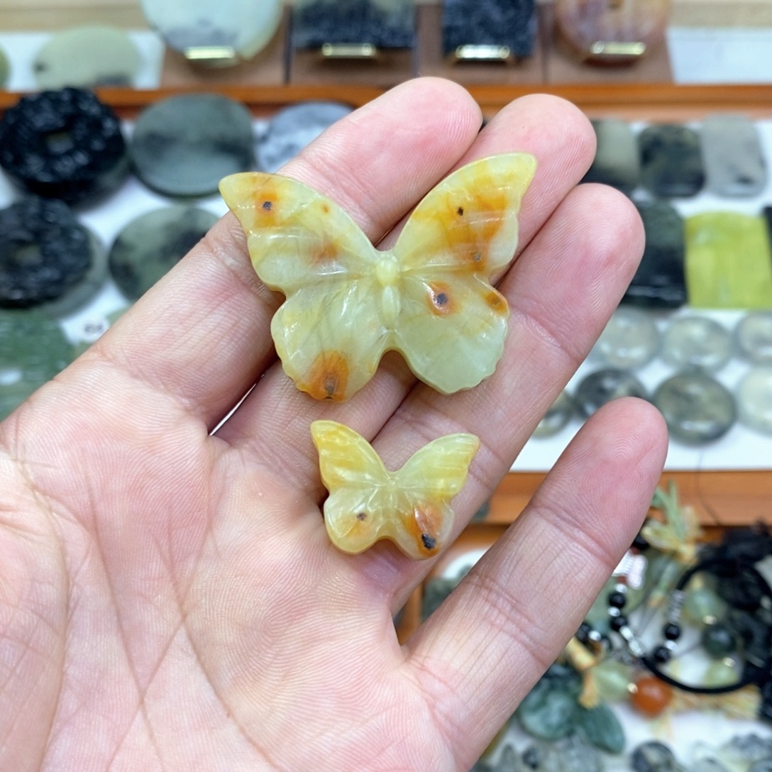 岫玉未镶嵌颈饰不配绳岫玉蝴蝶吊坠一对