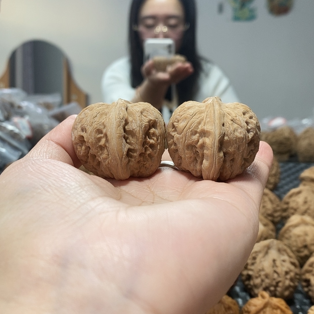 五***S桃核吊坠 元宝 36