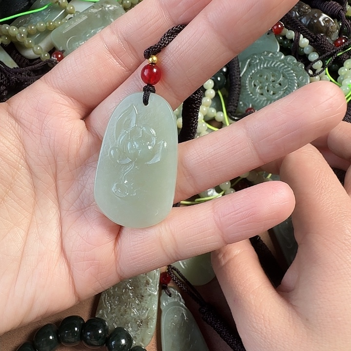 和田玉颈饰未镶嵌