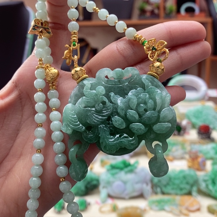 翡翠颈饰未镶嵌翡翠吊坠