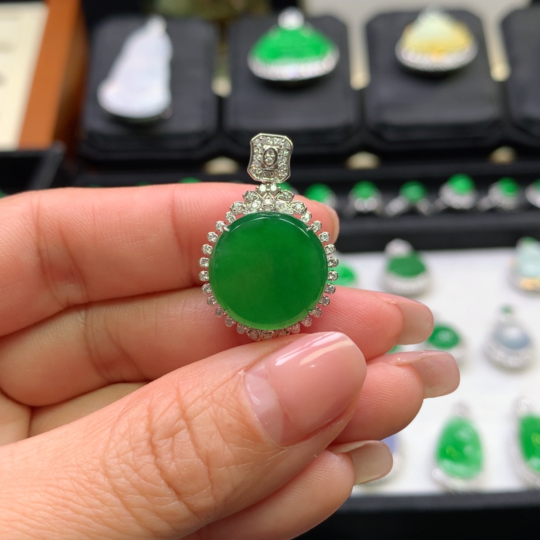 翡翠吊坠(不含链)18K金镶嵌J**y