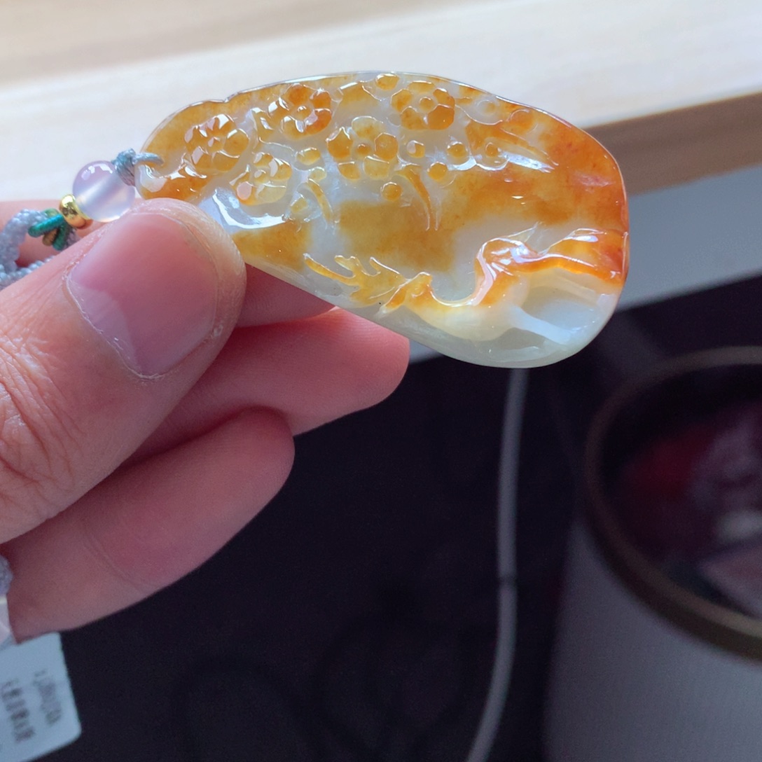 翡翠颈饰未镶嵌吊坠